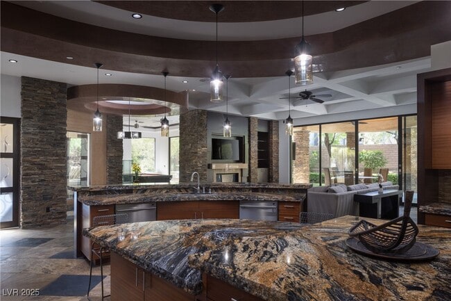 Building Photo - 17 Soaring Bird Ct