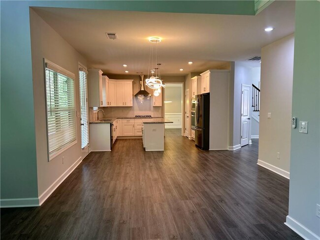 Building Photo - 3710 Renaissance Cir