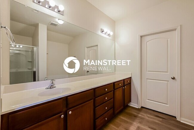 Building Photo - 4 Bedroom Pet-Friendly Home in MAGNOLIA, TX with Main Street Renewal