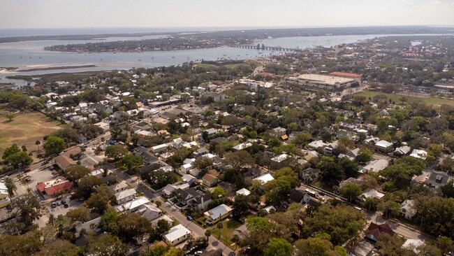 Building Photo - 3/1.5 Downtown St. Augustine Home