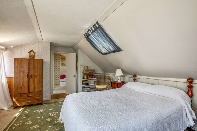 Building Photo - 6 Middle Rd