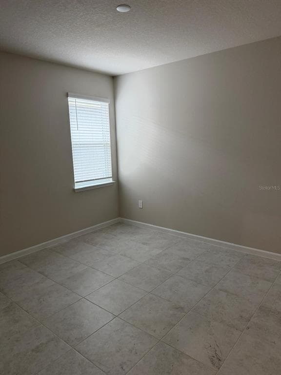 Building Photo - 3884 Isle Royal Pl