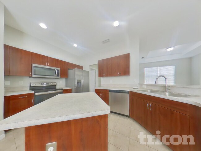 Building Photo - 3089 Tishman Ave