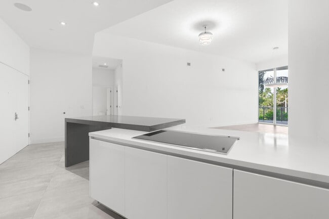 Building Photo - 701 N Fort Lauderdale Beach Blvd