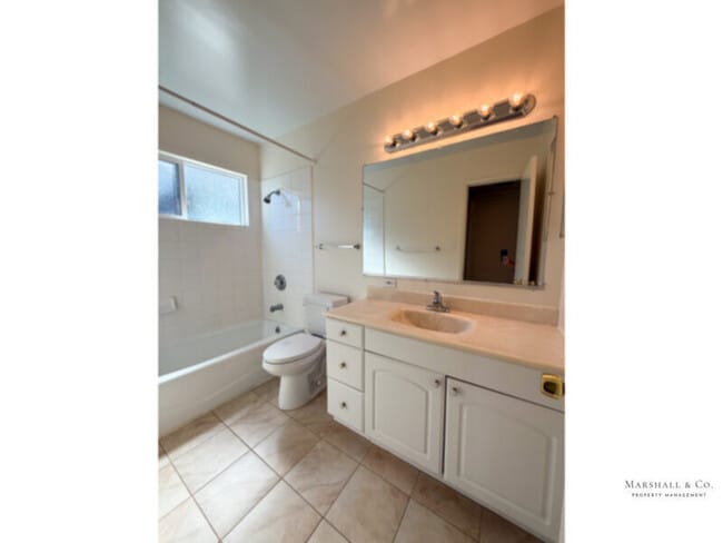 Building Photo - 3 BEDROOM, 2 BATH WITH NEW FEATURES, DECK, WASHER DRYER HOOK-UP