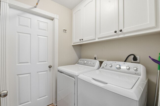 Building Photo - 43 Regency Pt