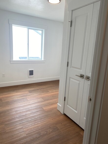 Building Photo - 640 Lincoln St