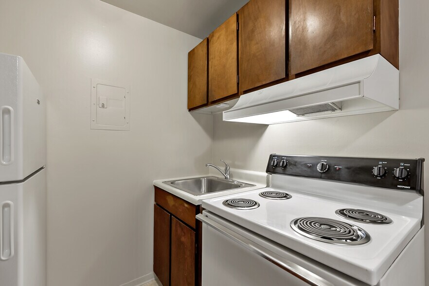 Building Photo - 5515 15th Ave NE