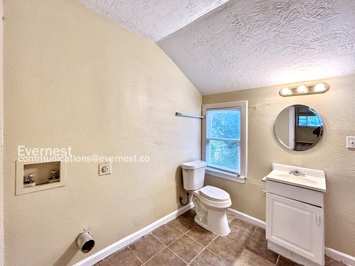 Building Photo - 815 Roosevelt