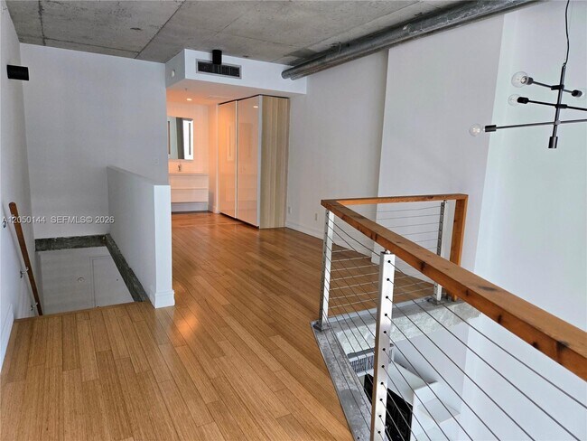 Building Photo - 690 SW 1st Ct