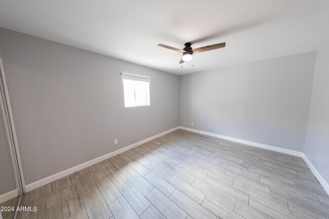 Building Photo - 2926 S Dromedary Dr