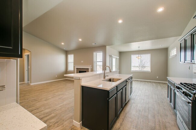 Building Photo - Close to Micron!  5 Bedroom 3 Full Baths -...