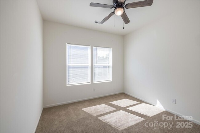 Building Photo - 224 Old Harbor Dr