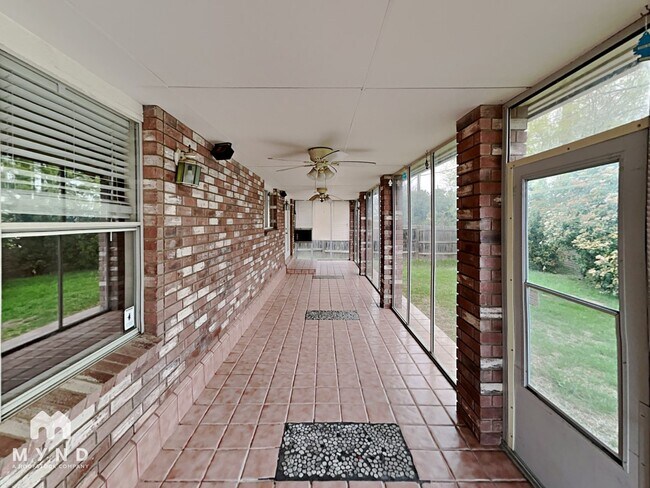 Building Photo - 21638 Longwood