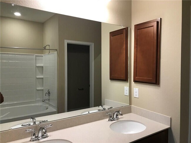 Building Photo - 16615 Brogan Ln