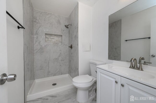 Building Photo - 57 Boston St