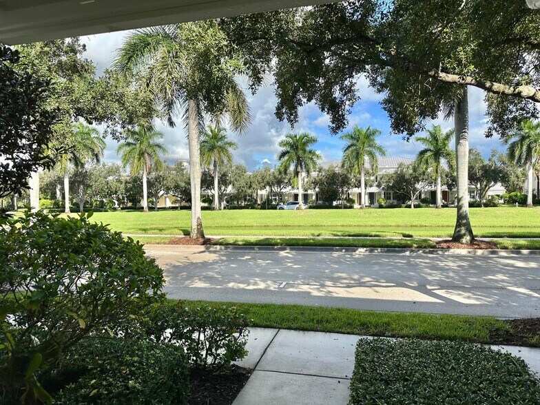 Building Photo - 1454 S Jeaga Dr