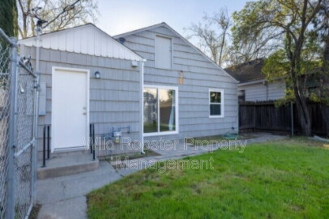 Building Photo - 3740 Jeffrey Ave