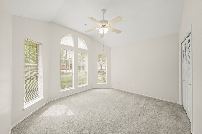 Building Photo - 2727 N Peach Hollow Cir