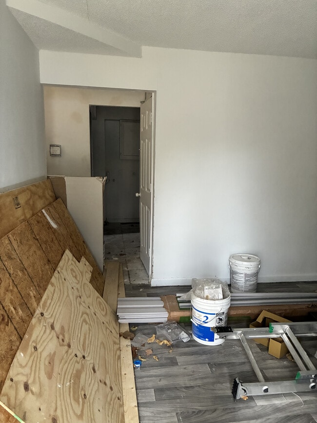 Building Photo - 30 Delores Dr