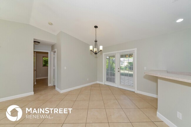 Building Photo - 2750 Trilby Ave
