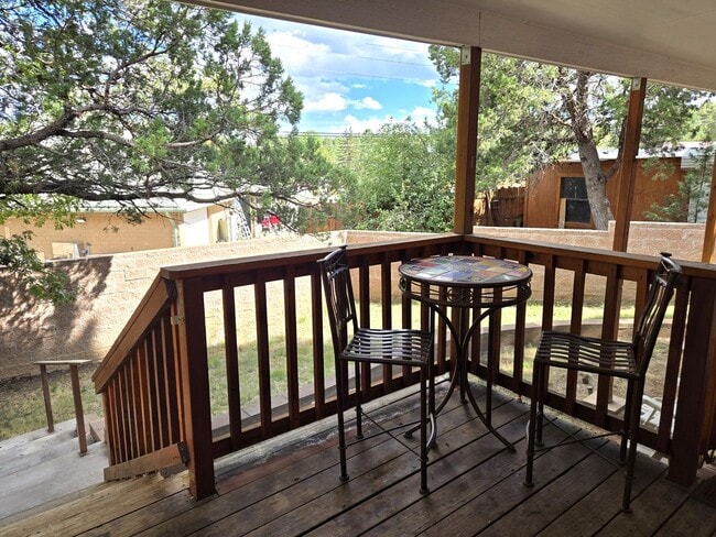 Building Photo - Spacious Home Near Mechem