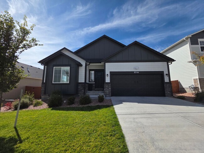 Building Photo - Spacious 5 Bed, 3 Bath Home in Desirable M...