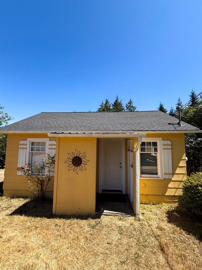 Primary Photo - One Bedroom House In Port Hadlock