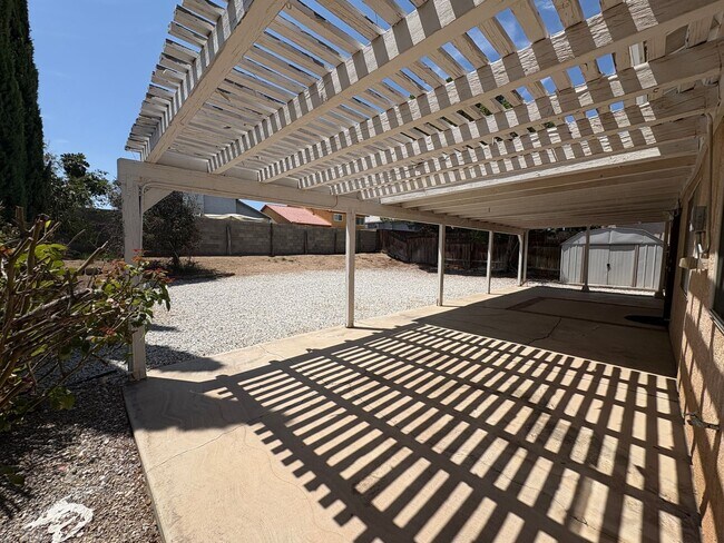 Building Photo - 14333 La Crescenta Ave