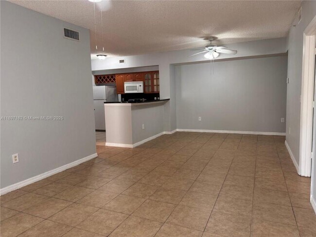 Building Photo - 3 bedroom in Miramar FL 33025