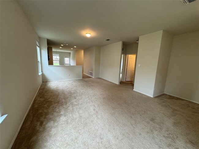 Building Photo - 250 Zuma Dr