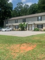 138 Cedar Avenue Townhome - 136 Cedar Ave