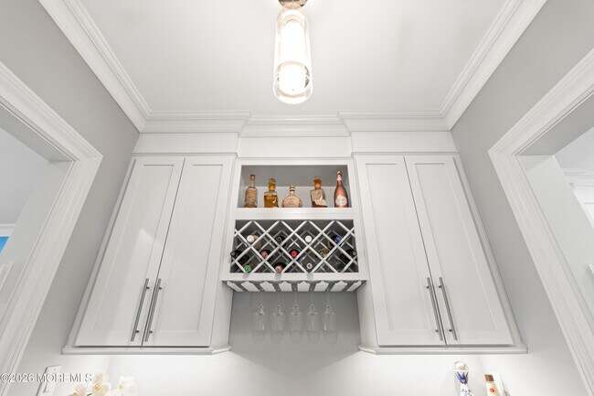 Building Photo - 558 Cedar Ave