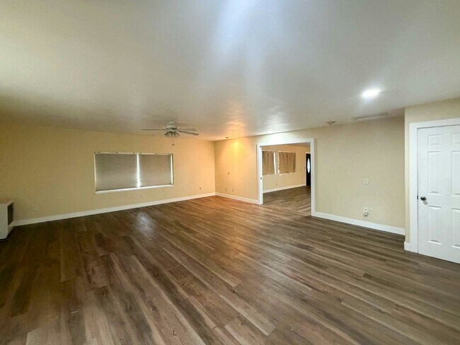 Building Photo - 400 Burgess St