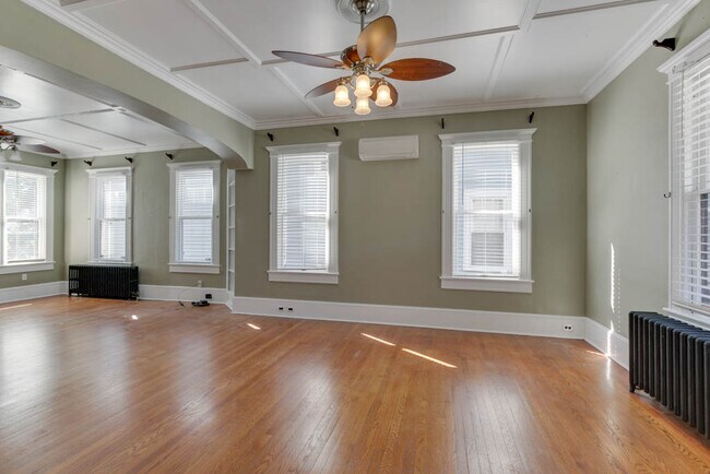 Building Photo - 1051 Naval Ave