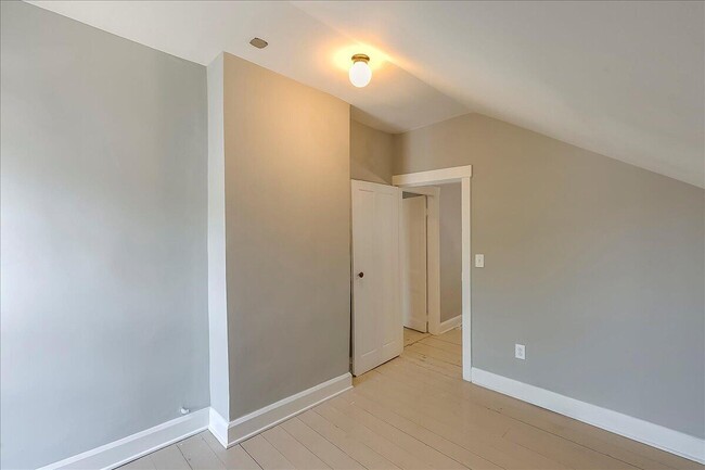 Building Photo - 412 Ann St