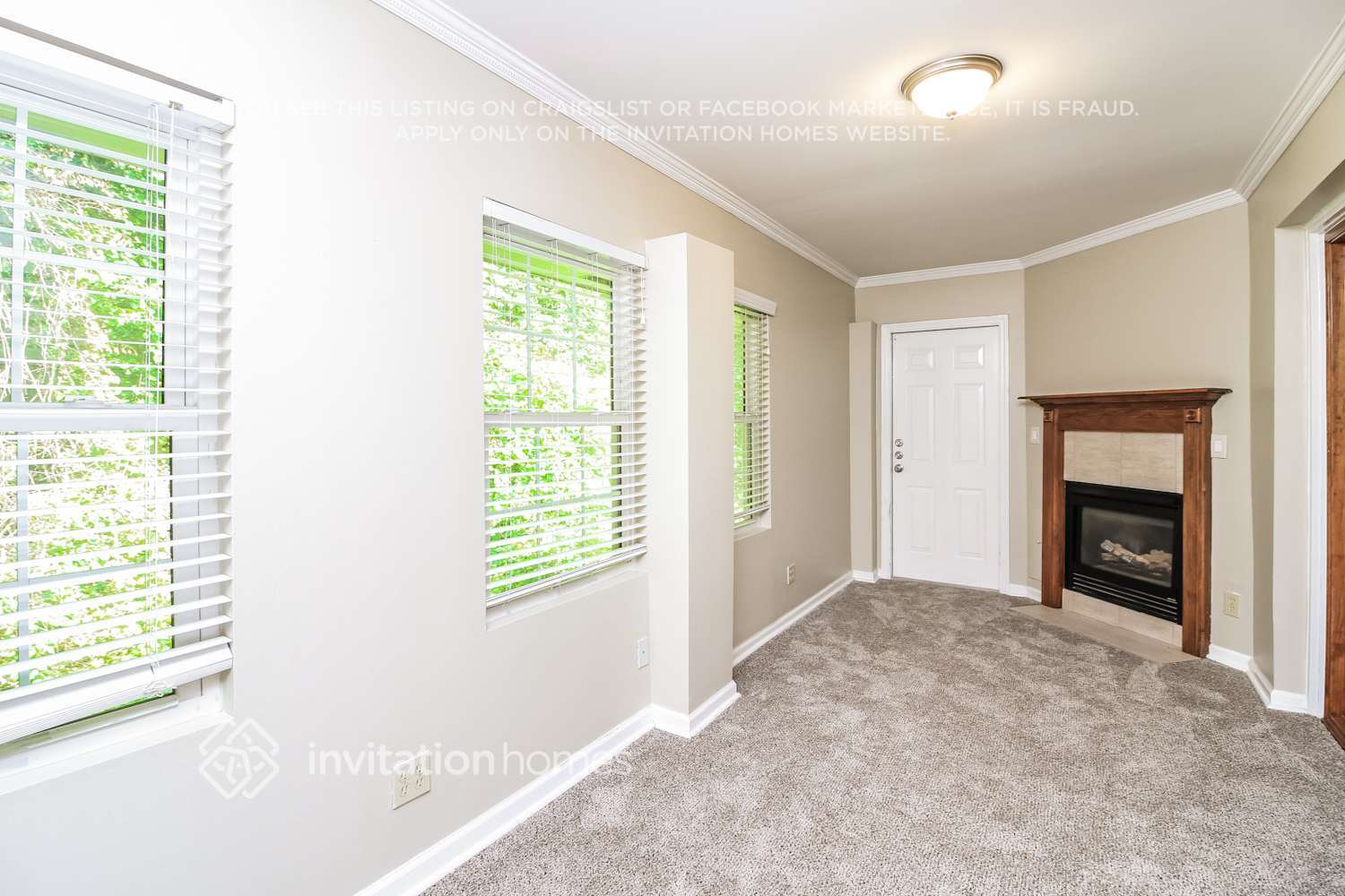 Building Photo - 1599 Knob Hill Dr NE