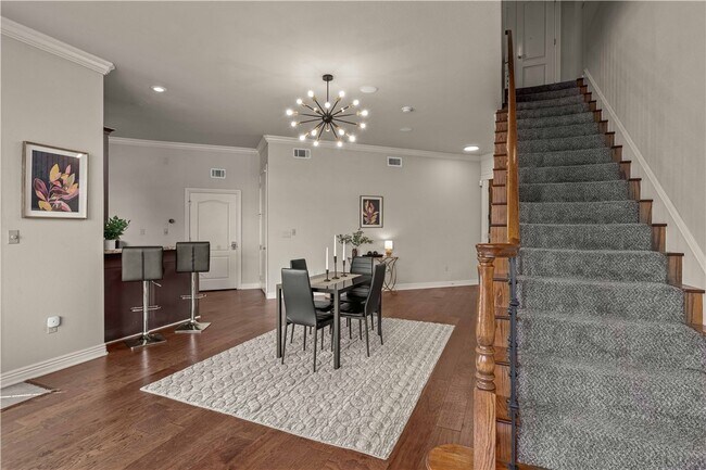 Building Photo - 2640 S Everest Ave