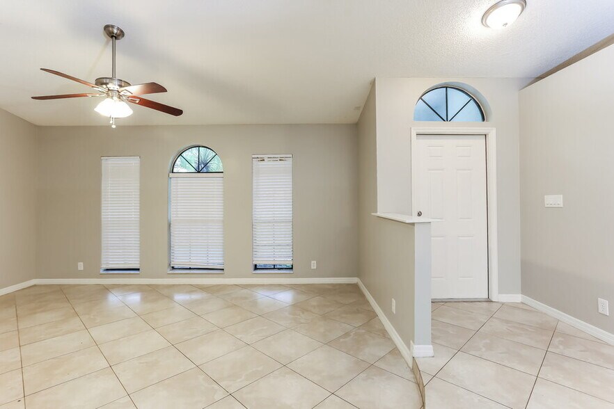 Building Photo - 487 SW 169th Terrace