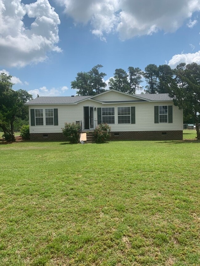 Building Photo - 3 Bedroom 2 Bath Home in Belvidere $1350/mo
