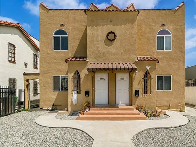 Primary Photo - 3028 Edgehill Dr