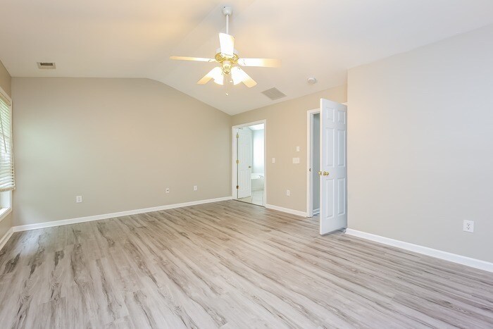 Building Photo - 815 Terrace Creek Dr