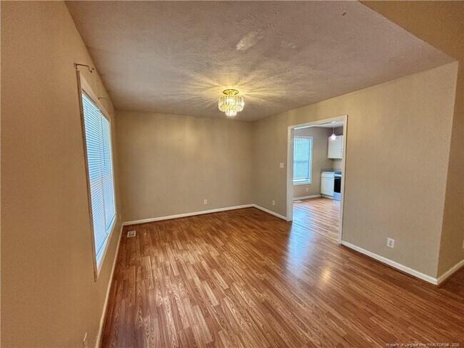 Building Photo - 3024 Coachway Dr