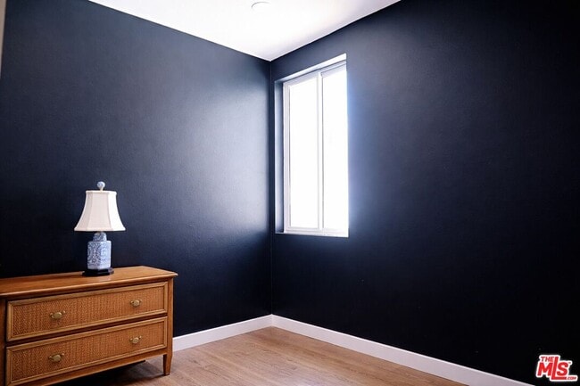 Building Photo - 842 11th St