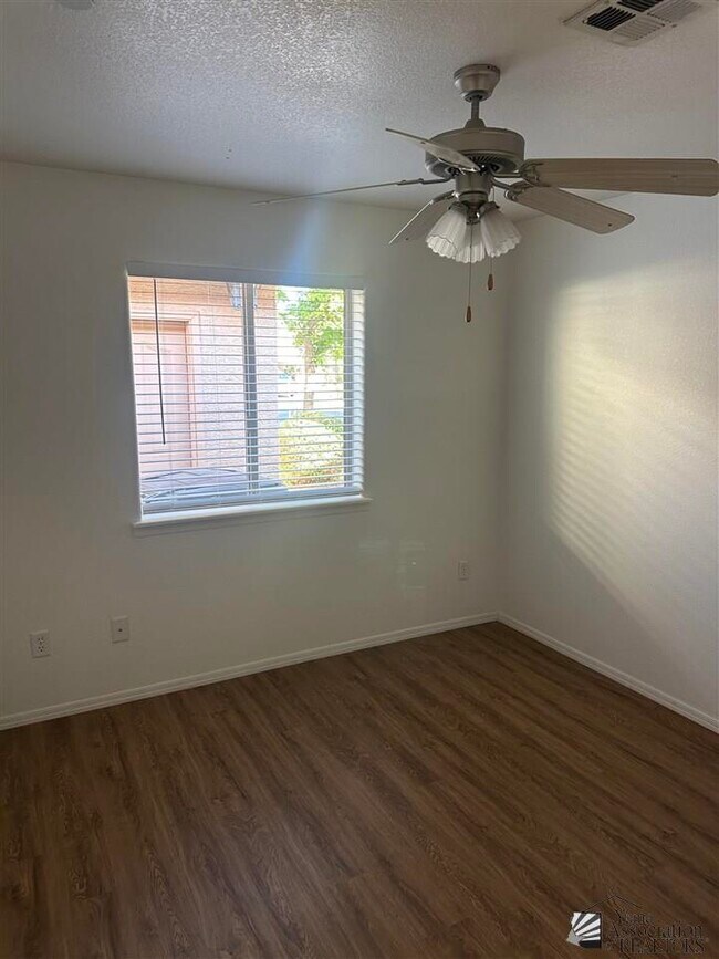 Building Photo - 3182 S Ragen Dr
