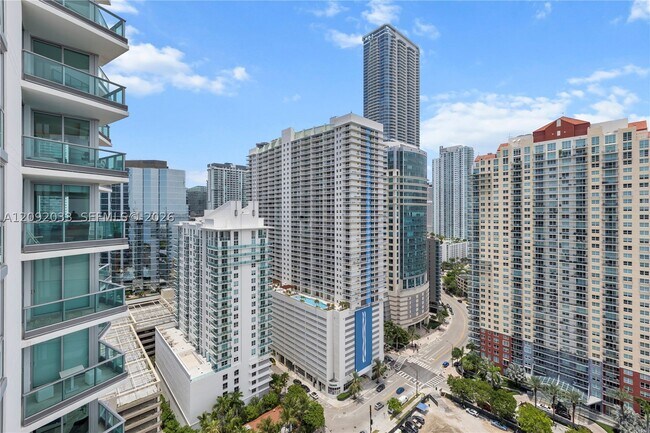 Building Photo - 1331 Brickell Bay Dr