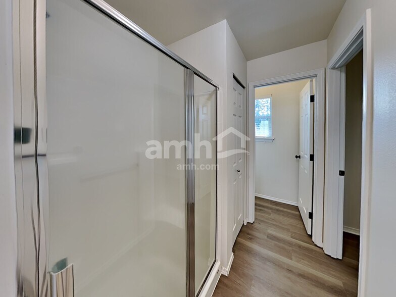 Building Photo - 1206 Blue Jay Ave SW
