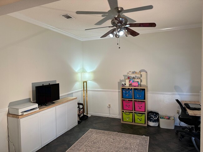 Building Photo - 1670 Parkside Cir
