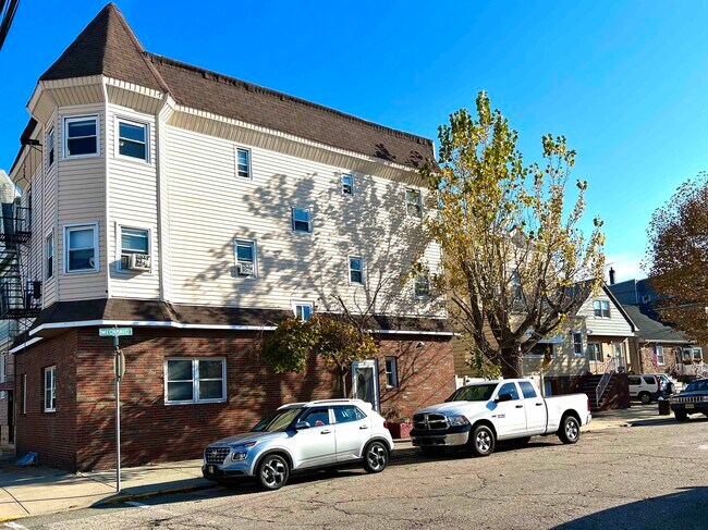 Building Photo - 74 Prospect Ave