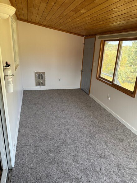 Building Photo - 606 13th St NW